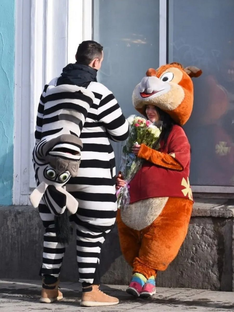 No Context Russia tweet media