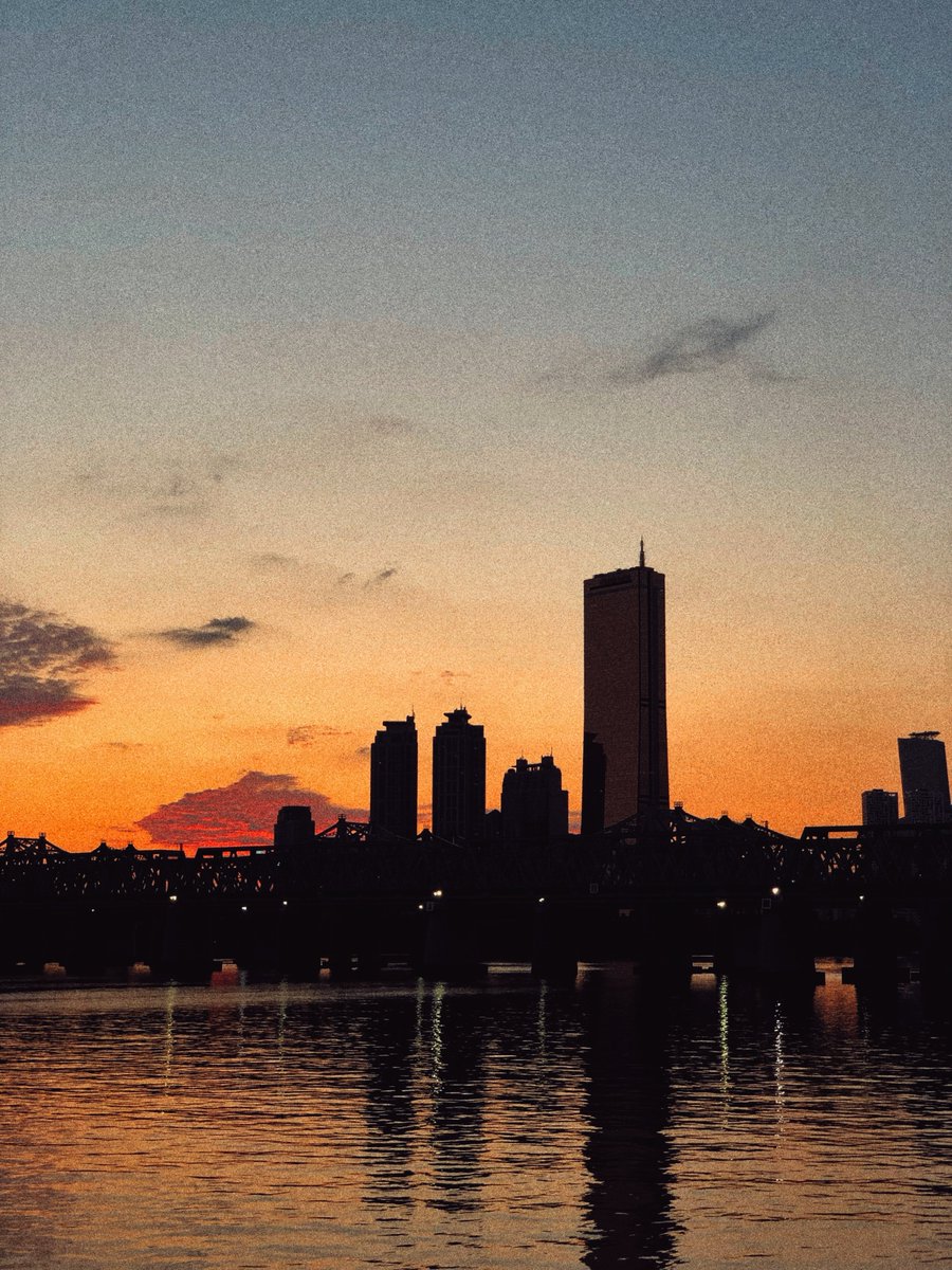adrian0100010's tweet photo. These photos refer to four hobbies I'm into these days. Climbing, fitness, gastronomy, and photography. 
Feel free to tell me if you want to join me!

#HUFSBizCOM https://t.co/a2Oh4hyXXM
