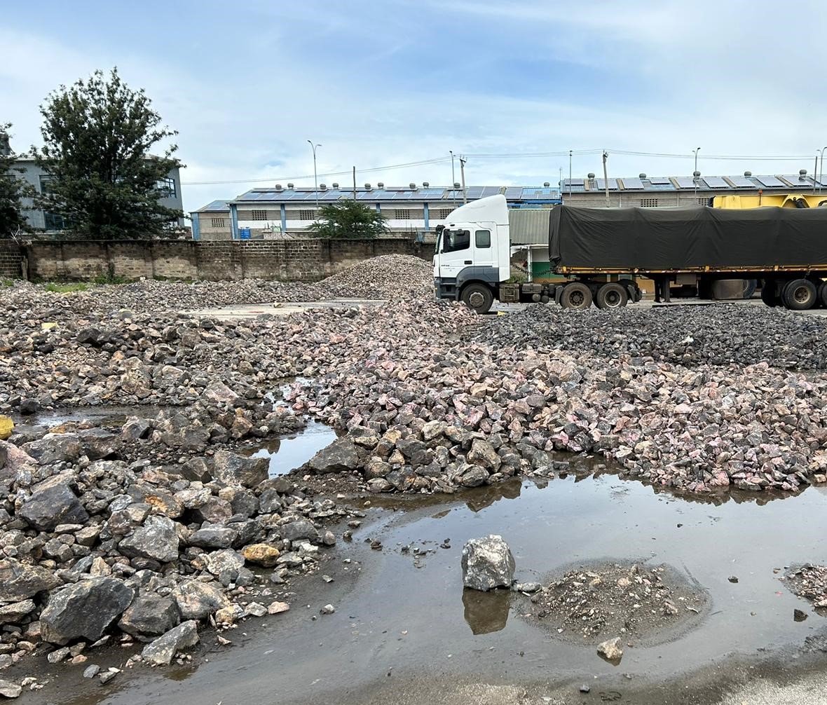 3️⃣ Deliveries of the Initial Tonnage of #manganese ore to Fujax will commence immediately from stockpiled material in Nairobi and processed material at the Larisoro Mine that will be transported to Nairobi

View RNS ➡ aquis.eu/stock-exchange…

#MARU #Mining #BatteryMetals #Kenya