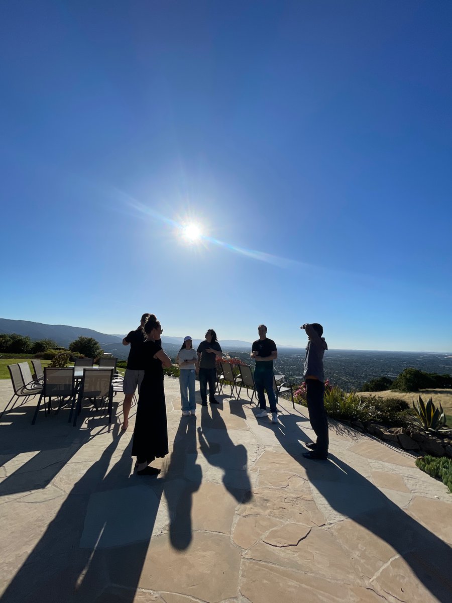 BuildInception's tweet image. Day one of our 11th Inception retreat is (almost) done!
We took it easy today with sunshine, bao buns, demos, & now late conversations.