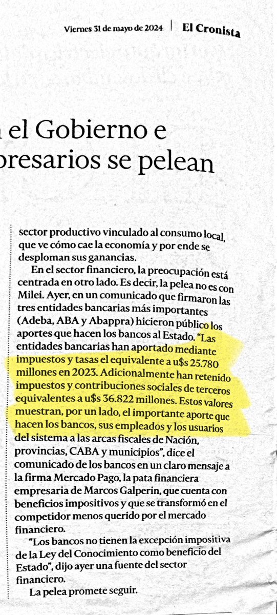 En Argentina los bancos prestan al sector privado 6/7% del PBI, nada. Por lo que el valor agregado que generan en la economía es cercano a cero o nulo. 
Hicieron una declaración que pagan 25.780 millones de dólares de impuestos y retenido impuestos y contribuciones por 36.822