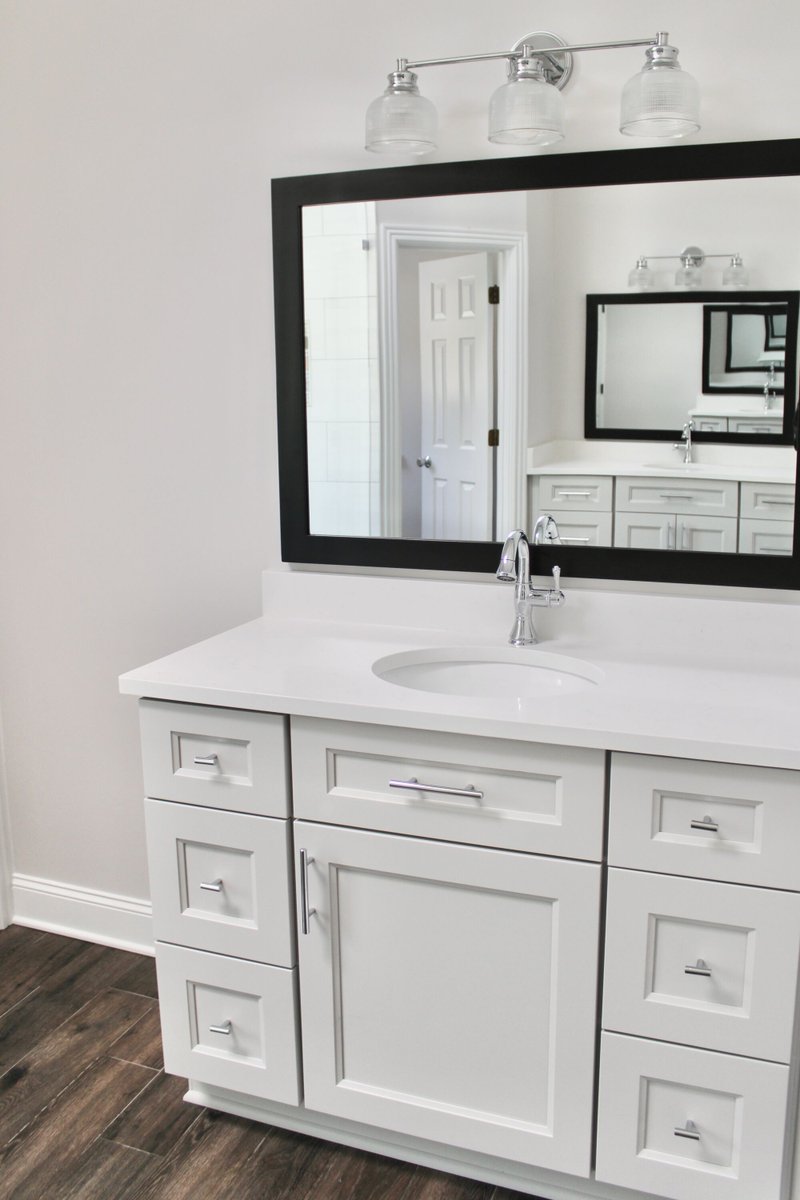 Light, bright, and oh-so-right! ✨ White cabinets brighten any space! We love how this bathroom vanity turned out!

Contact us to discuss new cabinets for your space!

#tigercabinetry #nashvillehomes #cabinetry #murfreesborohomes #nashvillecabinetry #nashvillerealestate