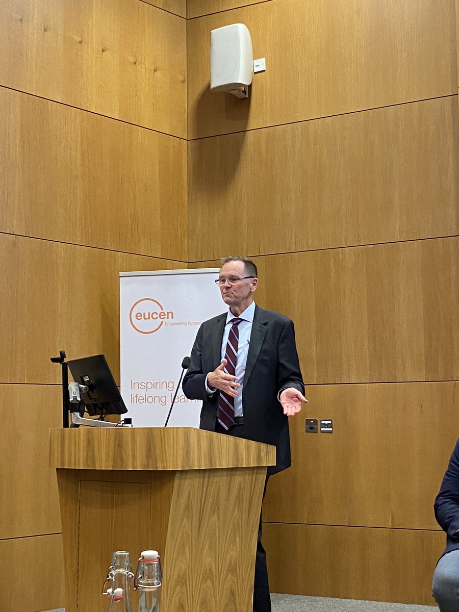 Non-credit micro-credentials are in demand and we need to find ways to deliver these says Robert J Hansen of <a href="/UPCEA/">UPCEA</a> 

#GLLLW2024