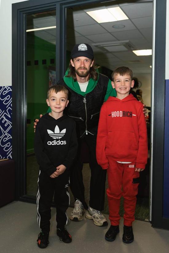 .@QPR players recently helped open a H&F-funded youth centre in White City. Rangers’ stars @jimmydunne70 and Lucas Anderson joined hundreds of children and young people to open the new WEST Youth Zone near Loftus Road. @QPRtrust Read more: lbhf.gov.uk/news/2024/05/q…