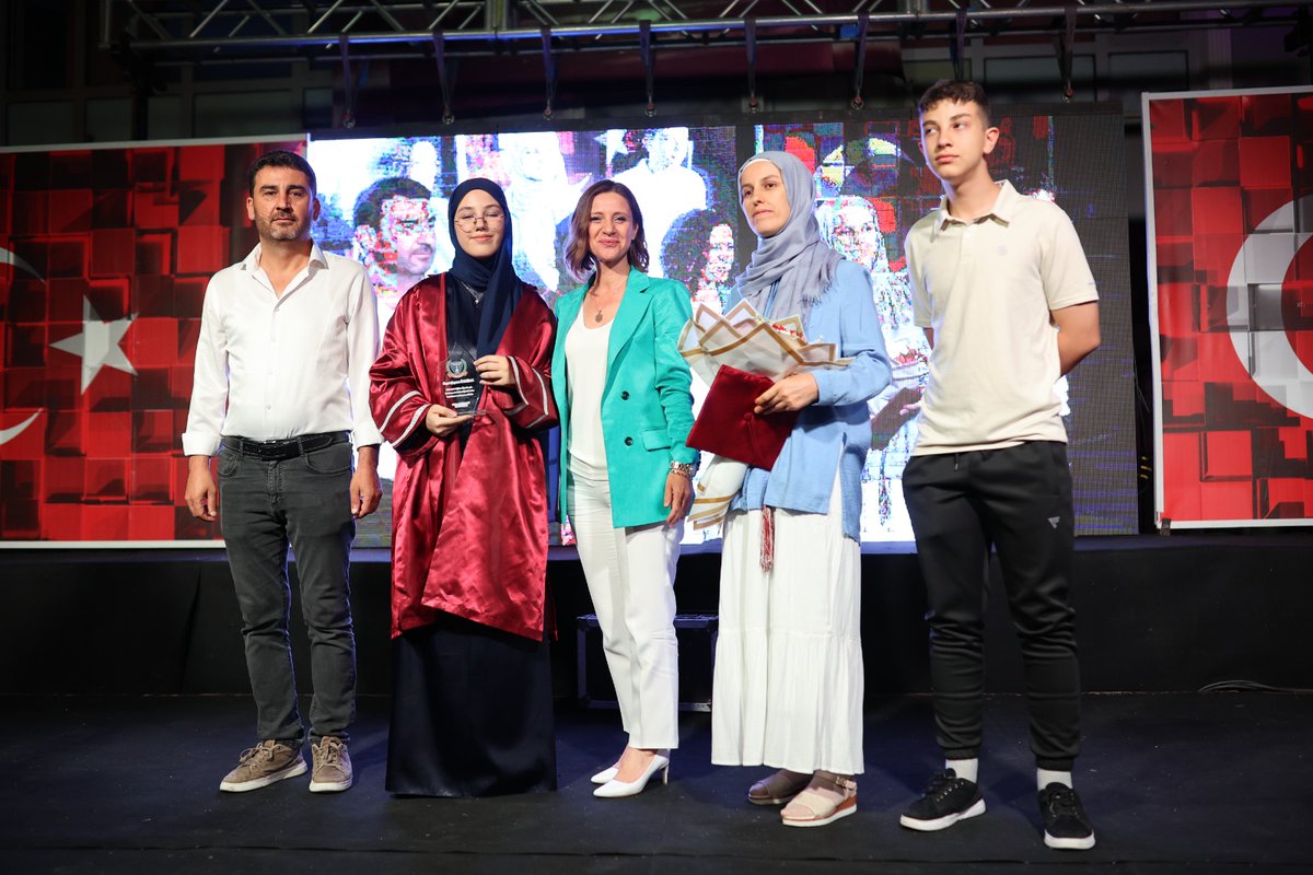 16. Dönem okul ikincimiz Şeyma ÖZTÜRK olmuştur.Kendisini tebrik eder başarılarının devamını dileriz