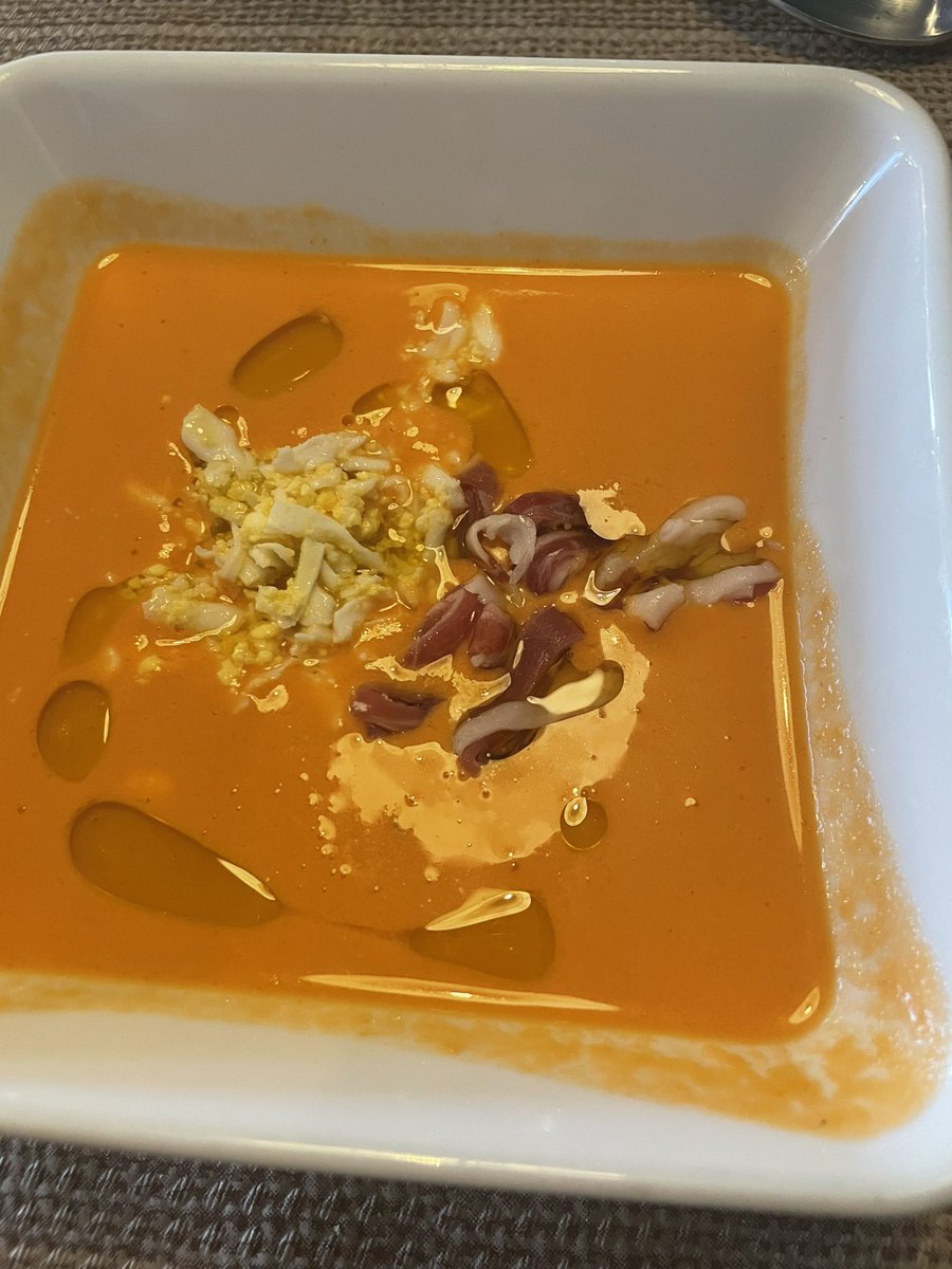 A l’Isaac li estaré enternament agraït perquè sempre té una cura molt especial i et fa sentir millor. Quan pitjors veus les coses o no les veus gens clares, cal visitar <a href="/CalTrumfo/">Cal Trumfo</a>. El salmorejo cordobes d’avui t’omple per veure de nou una mica de llum en mig de la foscor