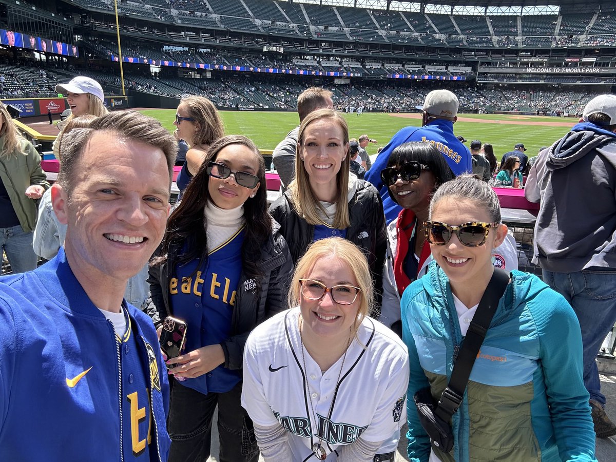 tyrahmajors's tweet image. Go M’s! We had our annual @komonews morning team Mariners outing yesterday. Didn’t get the win, but the sun was out! 😍 

#KOMONews #ARCSeattle