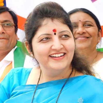 RupaliFansClub's tweet photo. #NewProfilePic https://t.co/XgiuWfKvUz