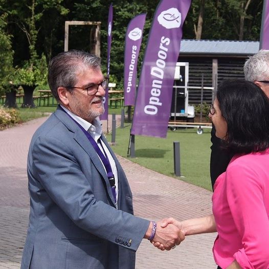 Turkije kan niet bij de Europese Unie horen' Anja Haga, lijsttrekker voor de Europese verkiezingen voor de ChristenUnie, maakte donderdag een fietstour op de Noordwest Veluwe.

ermelovannu.nl/politiek/12573…

<a href="/CUErmelo/">ChristenUnie Ermelo</a>, <a href="/CU_Putten/">ChristenUnie Putten</a>, <a href="/christenunie/">ChristenUnie</a>, <a href="/anjahaga/">Anja Haga</a>
<a href="/opendoorsnl/">Open Doors</a> <a href="/GemeenteErmelo/">Gemeente Ermelo</a>