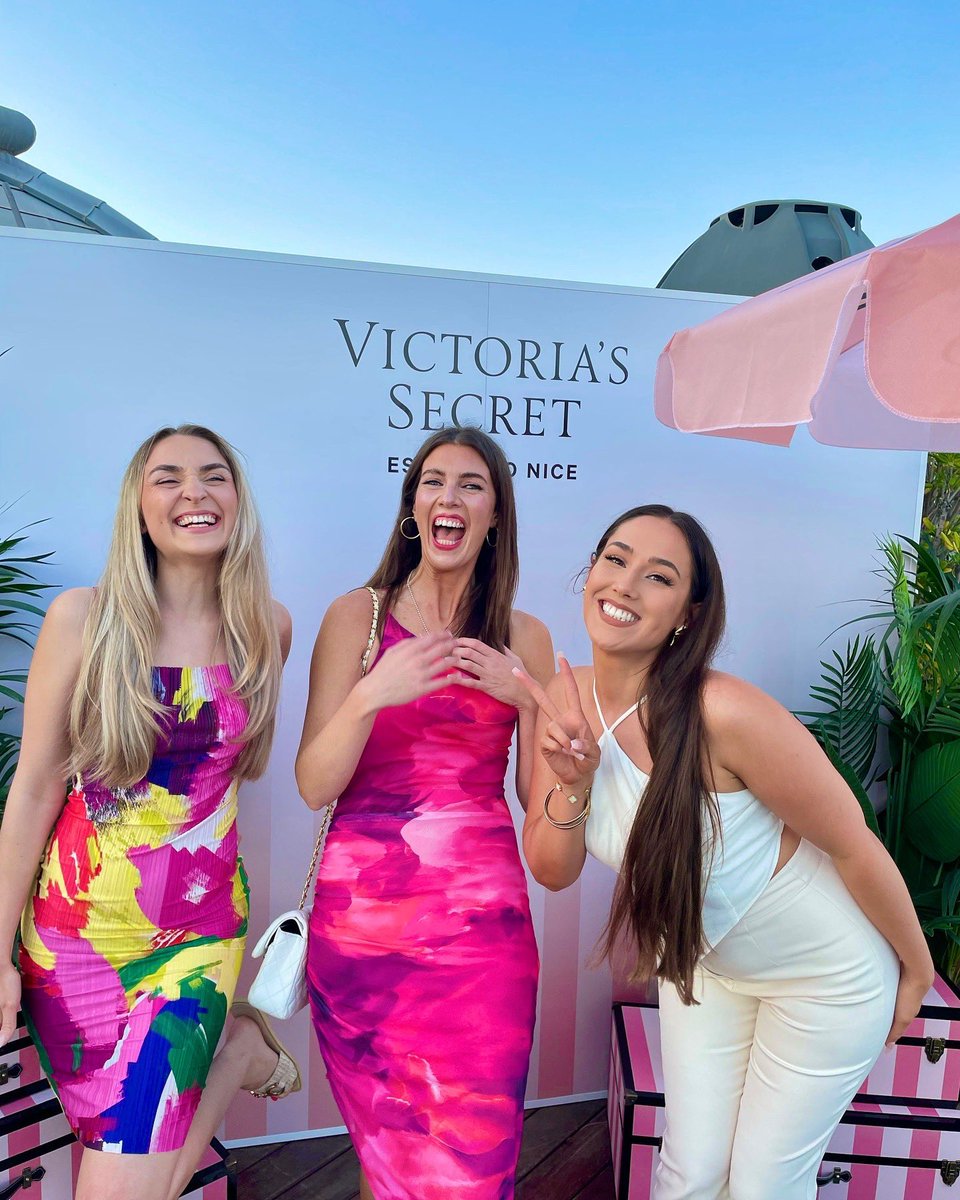 Exper1encestaff's tweet photo. ✨🌸🌷🇫🇷👙 experience staff were at the beautiful @victoriassecret rooftop bar experience ~ built by @Wild_VC and at the top of the #BoscoloHotel in Nice, France!  #escapetoNice

#victoriassecret #victoriassecretexperience #popup #victoriasecretfrance
https://t.co/8jIQOueikt https://t.co/mji2dsoCi9