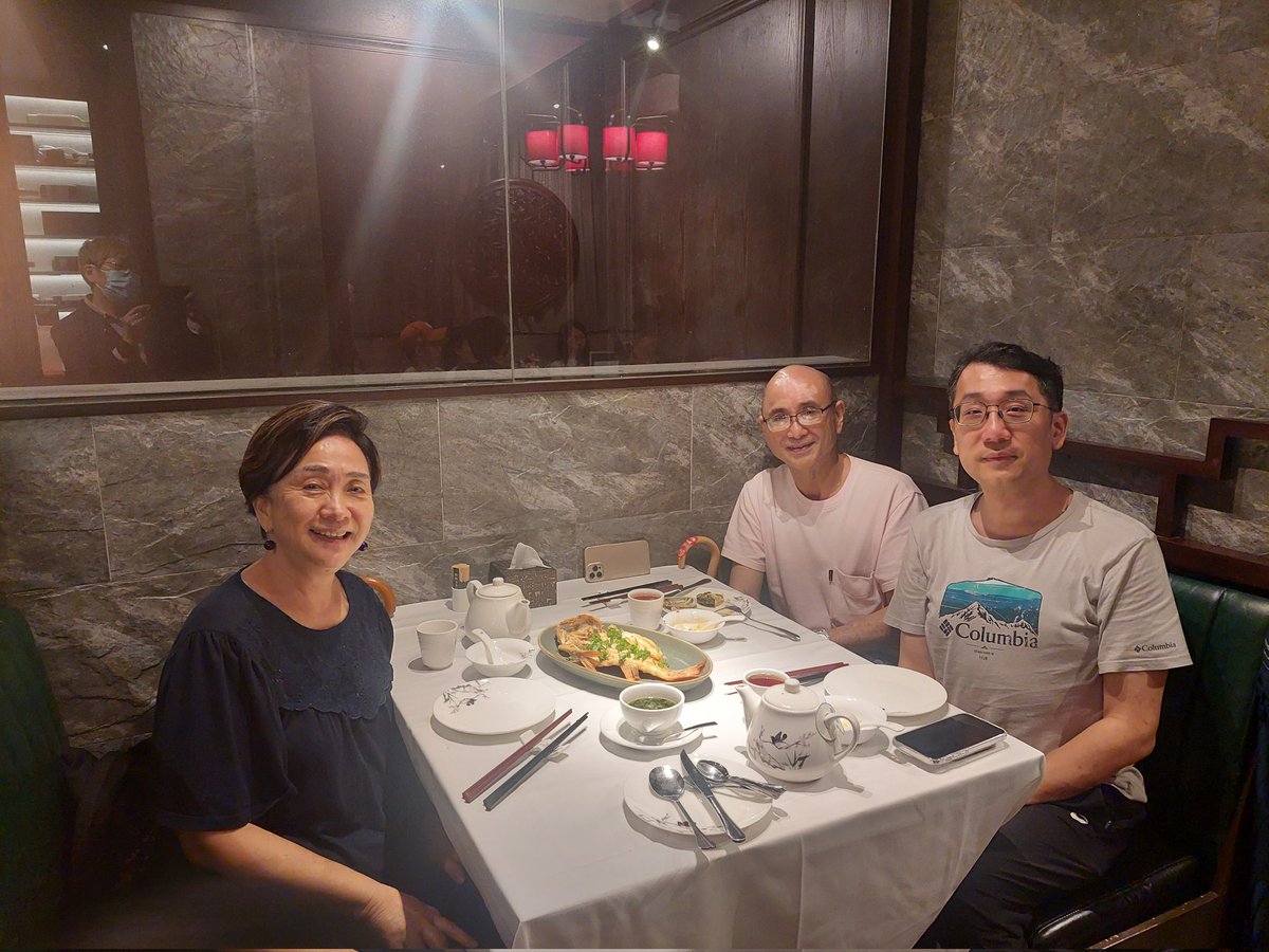 Emily Lau tweet media