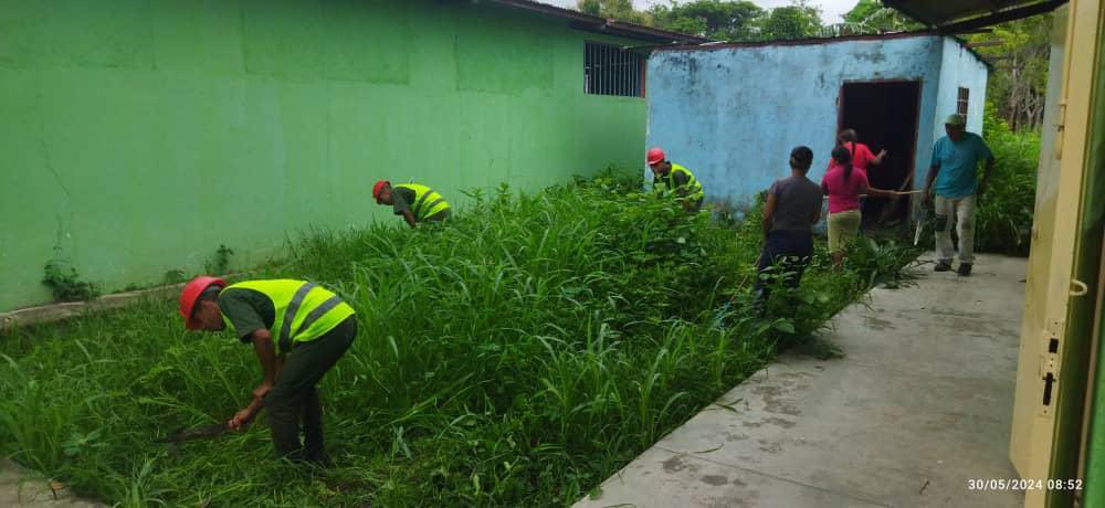 Redi_andes's tweet photo. RT || GJ @dhernandezlarez Solo el pueblo salva al pueblo ! 
Operación “Juana de Ávila”.
En apoyo al pueblo soberano !
#IntegrarEsVencer
#BricomilesEnAcción https://t.co/bD7QcptIpq