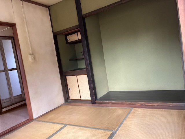 guchi954905's tweet photo. みなさんに言ってもしょうがないんですけど、#季節のない街 9話はほとんど、
たんばさんの部屋の中なんです。
これは装飾。
今夜は、#PA の愚痴！
（#宮藤官九郎）

#guchi954 #tbsradio https://t.co/MzVU2iIkug