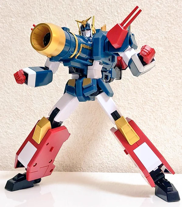 THE合体マイトガンナー、ロボットモードのプロポーションばっちりですねカッコいいです 