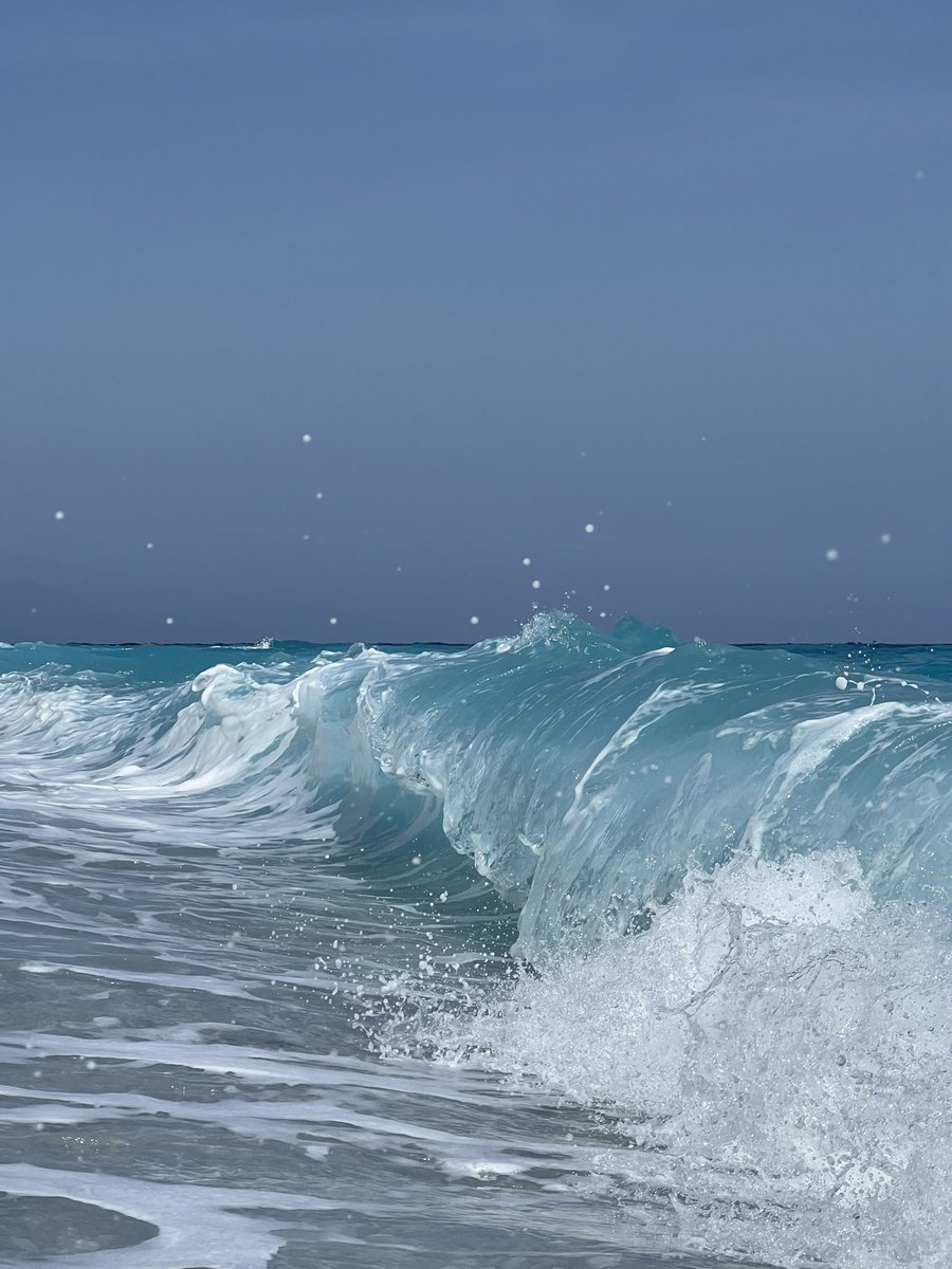 Bieordinary22's tweet photo. ส่วนที่หลายๆคนถามพิกัดมา หาดในรูปก็อยู่ที่เกาะ Skiathos เลยค่ะ แต่ต้องนั่งเรือไป งงมะ 5555 ไปอ่านมา หาดนี้ชื่อว่า Lalariaที่ หินกลมเหมือนดวงจันทร์ แต่เอาดี ค่าทริปแบบไปเที่ยวกับเรือคือราคาเท่าที่ไทยเลย https://t.co/ze6WVCDWKF