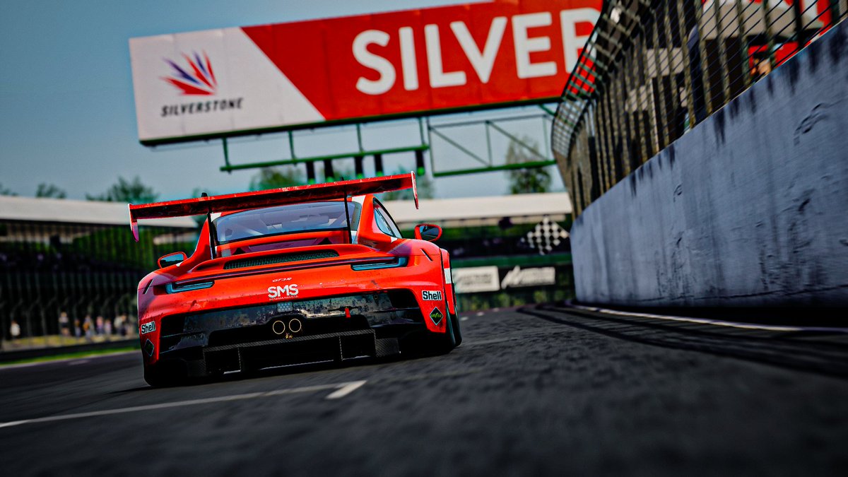 teamschumiskins's tweet photo. A win in the @simsport_racing Traction Thursday Race 1 at Silverstone! 🇬🇧
Enjoy the views by our gorgeous Porsche! 📸 🏎️
#assettocorsacompetizione #beacc #momentsofracing #simracing #simracers https://t.co/BPau8BwABy