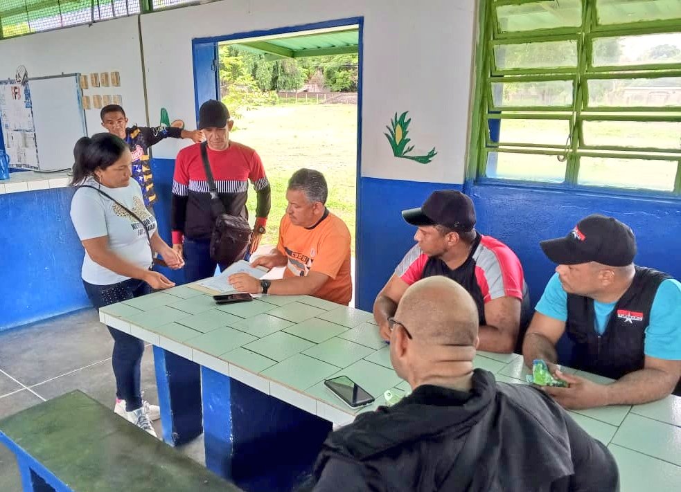 Resp. Organización Nacional <a href="/Tupa_Esteban/">Esteban Fernández</a>: "Debemos contribuir para que La Escuela Técnica Agropecuaria (E.T.A), siga brindando sus experiencias y capacitación en beneficio del pueblo, teniendo una nueva actitud frente al trabajo". 

<a href="/NicolasMaduro/">Nicolás Maduro</a> <a href="/WBenavides_MRT/">Williams Benavides</a> <a href="/TupamaroMRT_/">Movimiento Revolucionario TUPAMARO Vzla.</a>