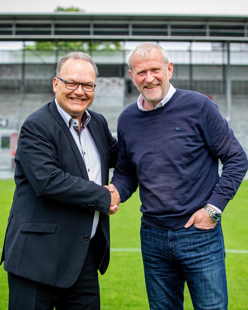 Willkommen zurück! 👋 Uwe #Stöver wird Sportsgeschäftsführer beim #SVWW. Im Zuge dessen stellt sich die Geschäftsführung neu auf, wobei Nico #Schäfer die neu geschaffene Position des Vorsitzenden der Geschäftsführung übernehmen wird.

🔗 t1p.de/SVWW-Stoever

#dasWvereint