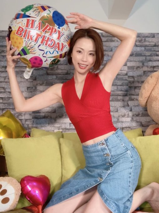 5月31日 誕生日を迎えました🎂🎉  両親に感謝✨ いつも応援してくださるファンのみなさま、事務所のみなさん、支えてくださる皆様に感謝✨  大感謝です💖  人生最高❣️と思える毎日を過ごしたいです✨  レベルアップした、かすみりさをよろしくお願いします🐰💕  本当にありがとうございます💐<a href="/tag/%E6%84%9F%E8%AC%9D%E3%81%AE%E6%97%A5"class="tags"><span>#感謝の日</span></a>