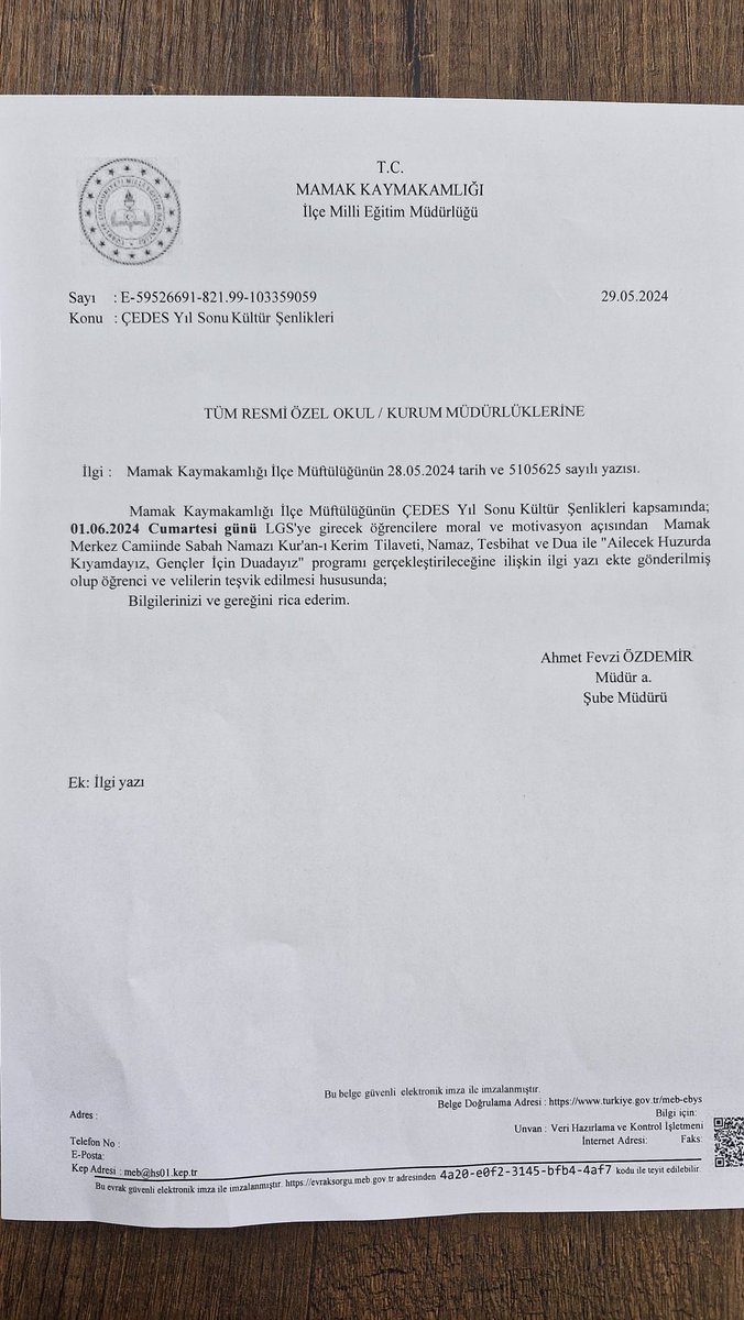 SelukIslamolu's tweet photo. Siz tarikatların izi cemaatlerinizi alip gideceksiniz bizde özgür bilimsel  demokratik eğitim hakkımızı alacagiz. https://t.co/F7KRVQWyH0