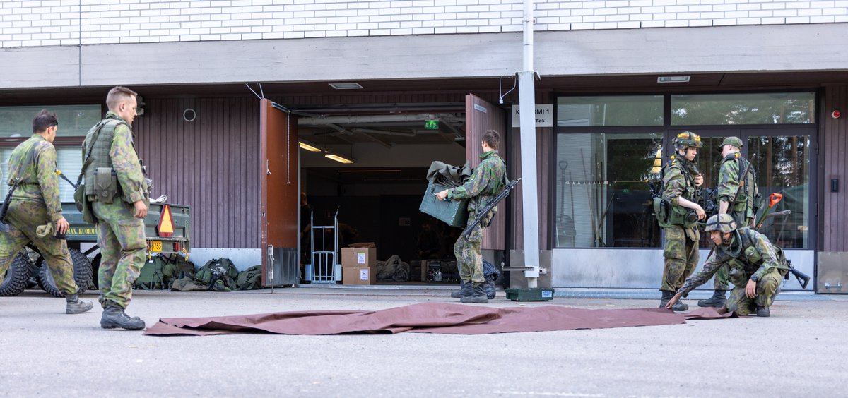 KarjalanPR's tweet photo. #Repo24 -harjoitus on päättynyt. Joukot siirtyvät varuskuntiin mm. Hämeenlinnan ja Haminan suuntiin, joten malttia liikenteeseen. Kiitos osallistuneille joukoille! @PanssariPR @MaasotaK @ReserviupseeriK
#Kymjp #Kartr #ISvp #Salpitpsto #Karhp #Kympionp
#KaakonPuolustaja https://t.co/12NL46UoCP