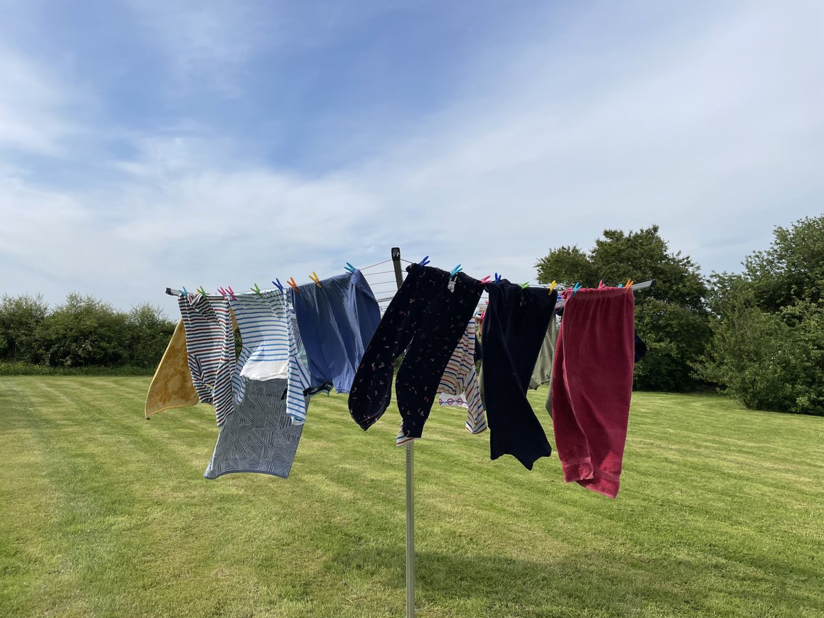 ProfMPatterson's tweet image. Tomorrow is the first day of summer and the start of International Clothesline week (it really is - 1st-8th June). Hope we get the weather in Carryduff to enjoy both! ⁦@bbcniweather⁩ #weatherwatchers