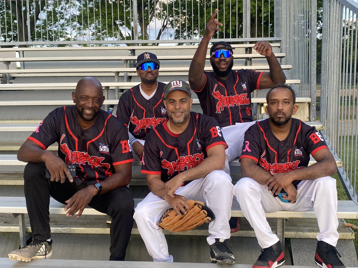 Jackspannah80's tweet photo. The @OnDeckUnlimited Softball League has started as B6 Airports Crewmembers from JFK & LGA Vs members of the Military. 4 B6 teams will play against the Marines, Air Force & Army Corps of Engineers @ Ft. Hamilton Army Base thru August. #softball #FunValue @IcemaGibbs @JetBlue https://t.co/zXUpnnNqtK