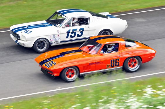 Col2Vintage's tweet photo. Corvette or Mustang ? https://t.co/wMBxZEINZO