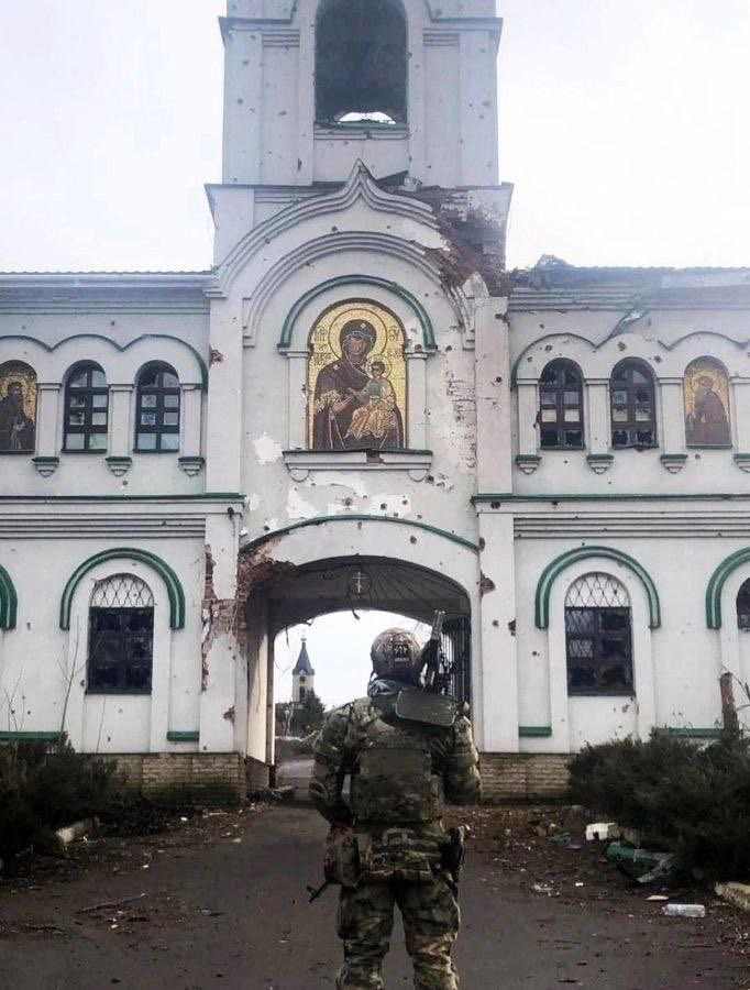🇷🇺🇺🇦 Not a single bullet hit the Maria and Jesus icon.