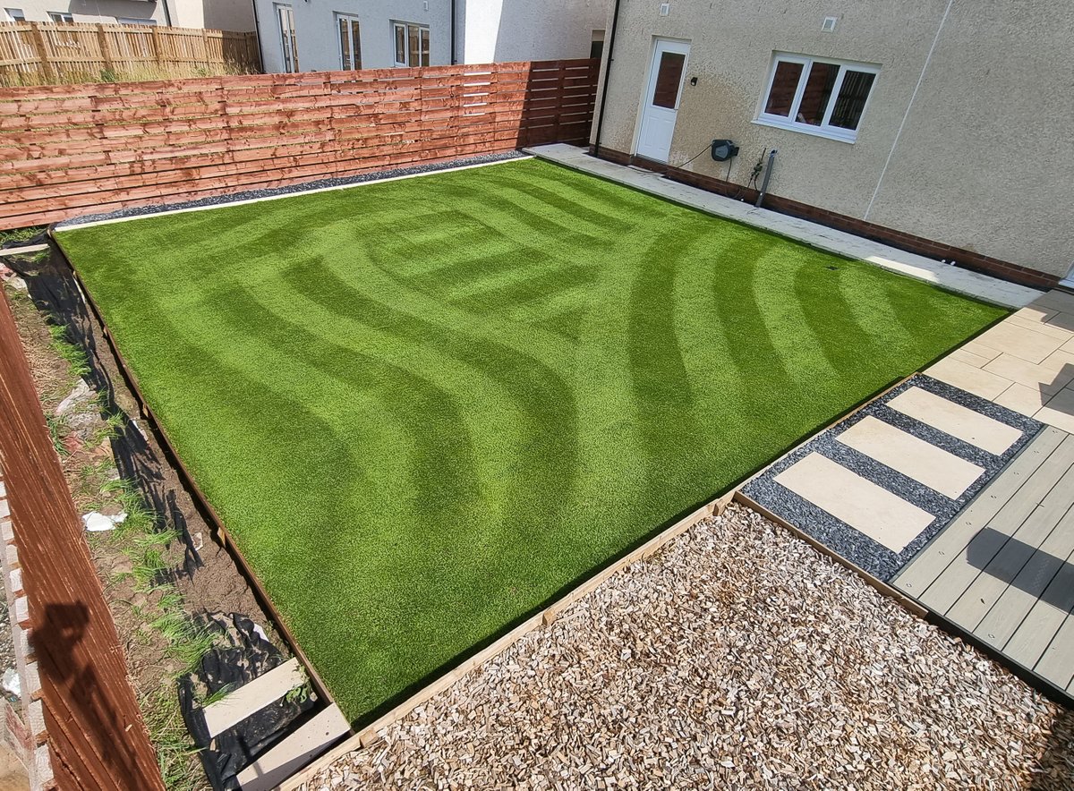 June LAWN TIPS are up With recent sunny, mild weather and plenty of rain your lawn should be thriving! To keep your lawn looking its best, mow at least twice a week allett.co.uk/pages/lawncare… #lawncare #lawn #garden #gardening #allettmowers