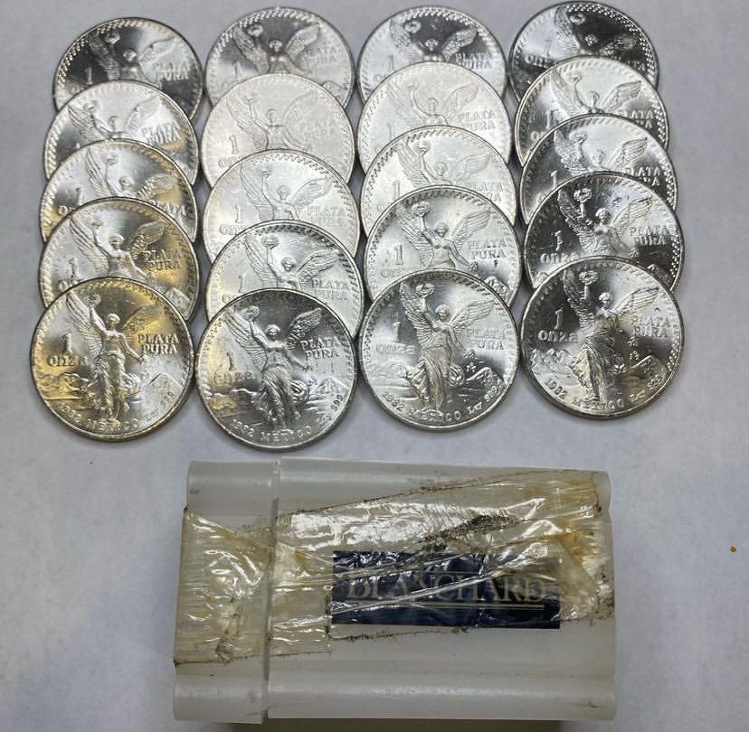 silverandgoldbu's tweet photo. Roll of 20 1982 libs
🔥🔥
Bin or dm to claim $700

#silver #silverjewelry #silverforsale #coin #usasilver #europeansilver #coinforeveryone #coinbase #coincollecting #coinforsale #californiasilver #bara #numeristics https://t.co/VqsZXV11ra