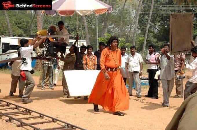 காஸ்ட்லியான  தியானம்!  

கன்னியாகுமரியில் மோடி தியானம் செய்யும் காட்சிகள் அடங்கிய  28 நொடி வீடியோ  9 கேமராவில் எடுக்கப்பட்டு வெளியிடப்பட்டுள்ளது.