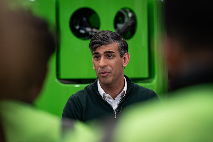 archer_rs's tweet photo. Is the Labour Party organising Sunak's photo shoots? https://t.co/gMSXXb8Ghf