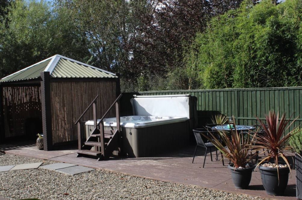 aroundaboutbrit's tweet photo. ⭐ Self Catering Ceredigion ⭐
⭐⭐⭐⭐⭐
"We have just returned from a lovely week at Stone Cottage. The cottage is beautiful, clean and has everything you need for a relaxing week away."
🏡 Self Catering
https://t.co/XID5xpzmpJ
#Ffostrasol #Llandysul #Ceredigion #Wales #Holiday https://t.co/dyPWFI8E1C