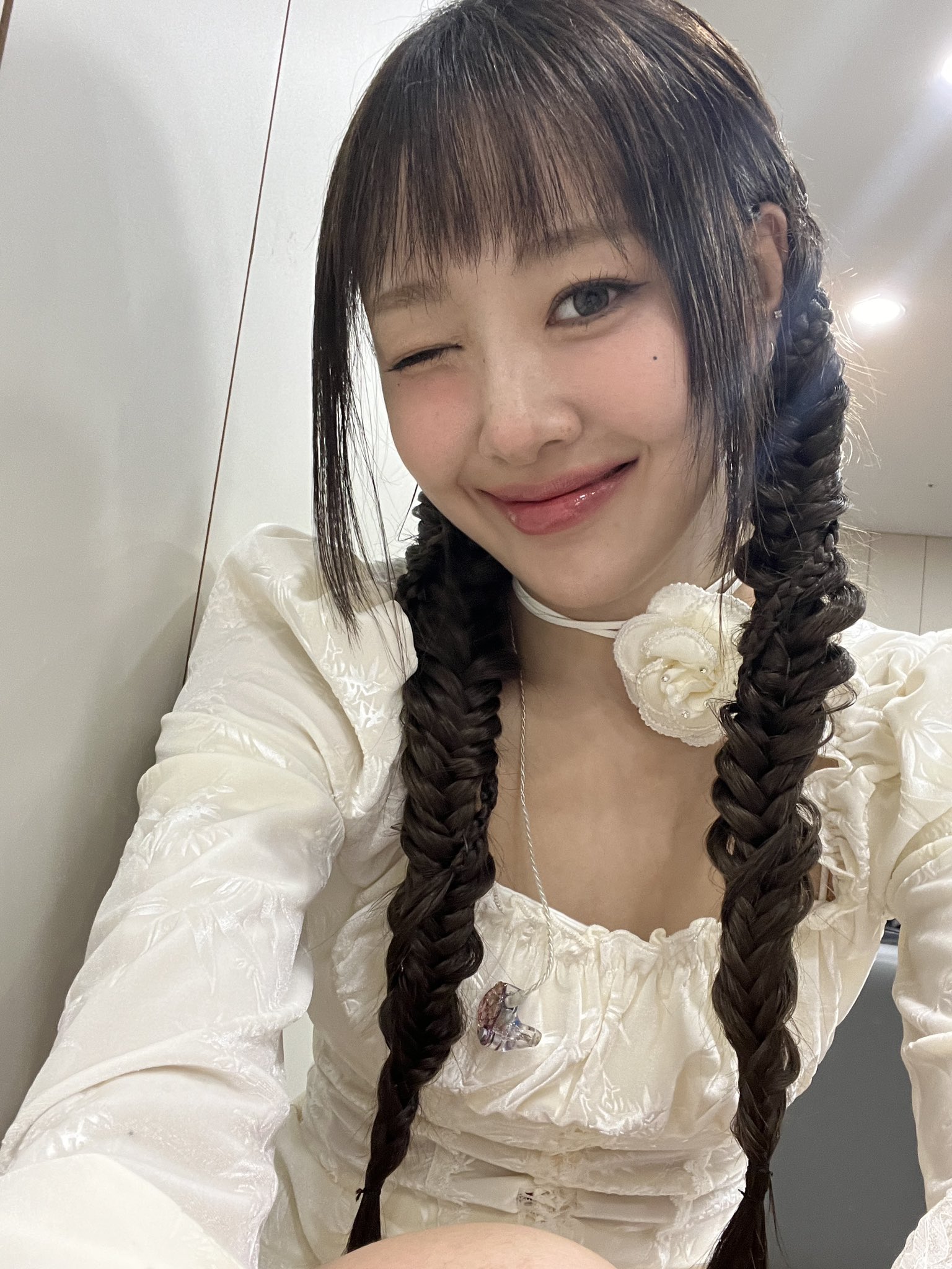 GO5ElRfawAAyNzT?format=jpg&name=large