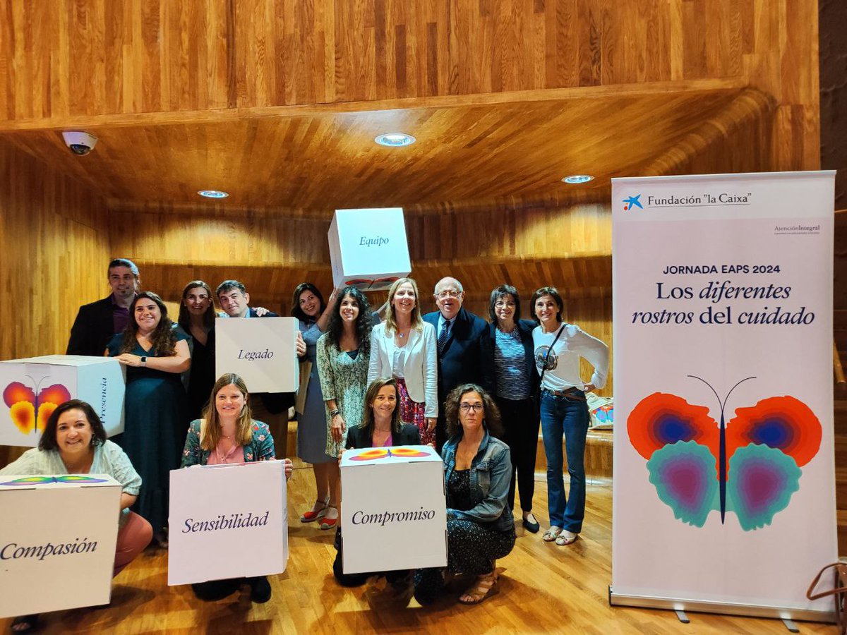 EQUIPAZO!!! 🥰💪🏼🦋
#enfermedadesavanzadas #finaldevida 
<a href="/blanca_zorita/">Blanca Zorita Bastida</a> <a href="/mireguardi/">Mire Guardiola</a> <a href="/IngelmoMireia/">Mireia Ingelmo</a> <a href="/iciarancizu/">Iciar Ancizu García</a> <a href="/Xgba/">Xavier Gomez-Batiste</a> <a href="/FundlaCaixa/">Fundación ”la Caixa”</a>