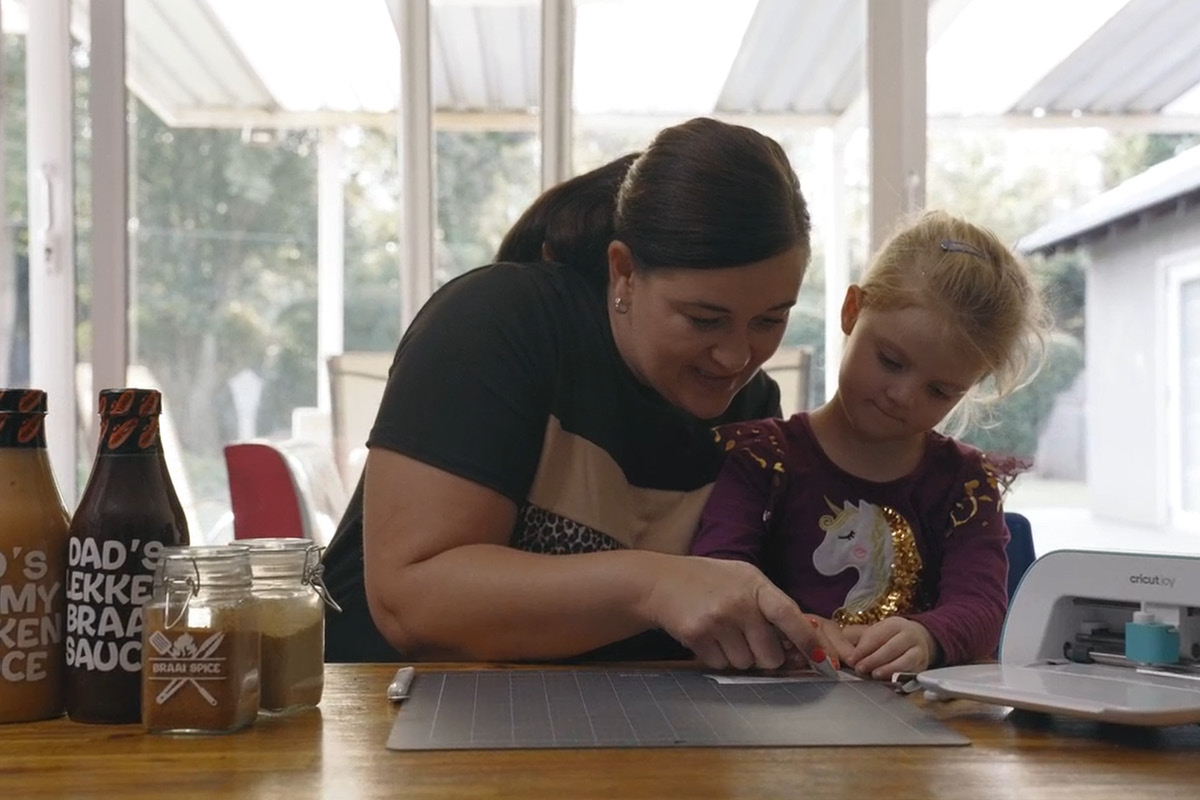 Share what creation you would make for dad &amp; stand to WIN a <a href="/cricut/">Cricut</a> Joy cutting machine for personalised gifts &amp; crafts, valued at R2 999!

Click to enter: citizen.co.za/competitions/w…