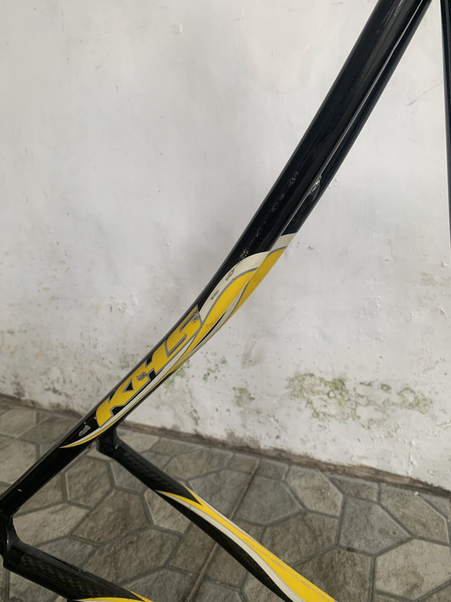 aadithama's tweet photo. bismillah for sale 
frameset KHS Flite 500
cocok untuk konsep vintage/modern 
alloy 6061 with Carbon fork &amp; Chainstay 
size Large 
c to c 56cm 
t to t 60cm
headset canecreek USA 110
termasuk seatpost FSA dan Bb Luce Ceramic
Harga 3.500.000
https://t.co/oSWQBHwiQ1 
#fnfjb https://t.co/DH9k8oGJGv