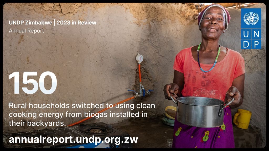 🔥 In 2023, with thanks to @UKinZimbabwe, we launched 🇿🇼 's single largest biogas initiative, installing digesters at 150 homes! 🌱 Clean cooking is transforming lives, especially for women like Maris Dhliwayo, who no longer trek 10km for 🪵. More: 🔵 bit.ly/DoubleDownRepo…