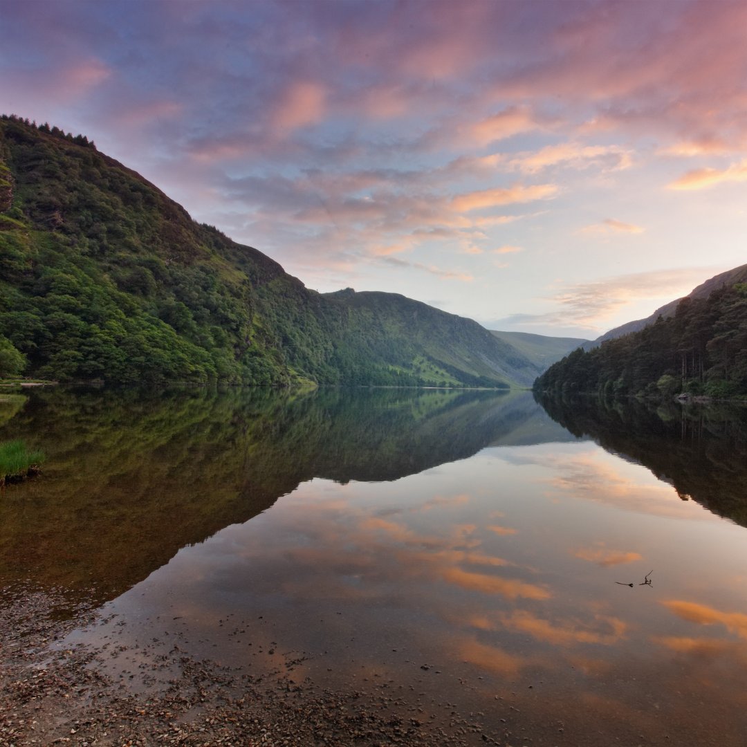 Uncover Glendalough's tranquil charm and ancient monastic ruins. 🏰🌊 📍Glendalough Co Wicklow Courtesy of mammuth #wildroverdaytours #wicklow #wicklowmountains #glendalough #ireland #travel