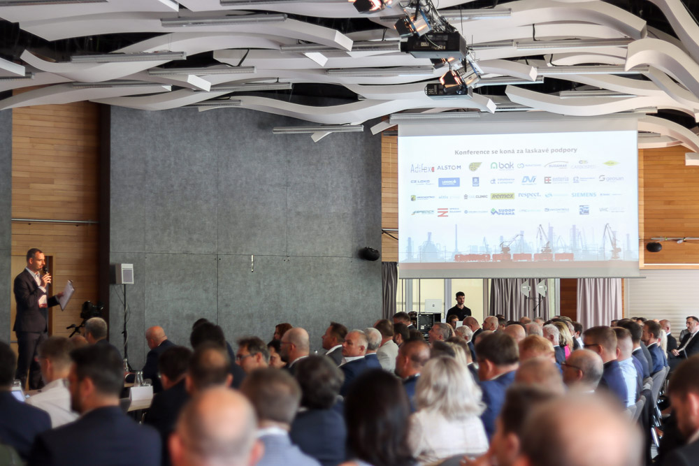 zesnad_cz's tweet photo. 30.05.2024

#zesnad #konference #zeleznice #nakladnidoprava https://t.co/PkPdWtHCkG