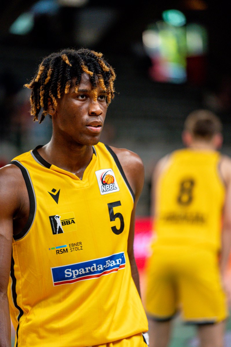 BBA_Ludwigsburg's tweet photo. 💛 x 🇩🇪
Julis #Baumer (U17), Dominykas #Pleta und Esli #Edigin (beide U20) wurden für die Auftakt- und Sommer-Lehrgänge des @DBB_Basketball nominiert. Drei BBA'ler für Deutschland: 💛-lichen Glückwunsch, Jungs!
📸: Florian Ullbrich & Matthias Herbst | #turbofürtalente https://t.co/RRwl9sZhHf