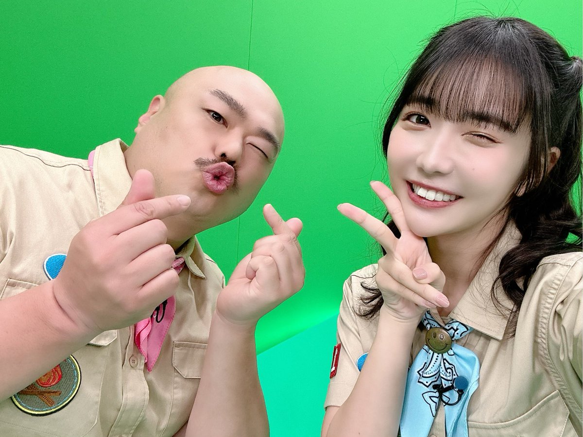 本日がラスト出演の「なすなかにしのゲームキングダム」🎮💜

この番組のおかげでゲームは見る専だったのがプレイしたくなってゲーム活はじめてます🤫

ぜひ18:00から！ご覧下さい💕

写真はクロちゃんと🥰 https://t.co/OTkg41vcty