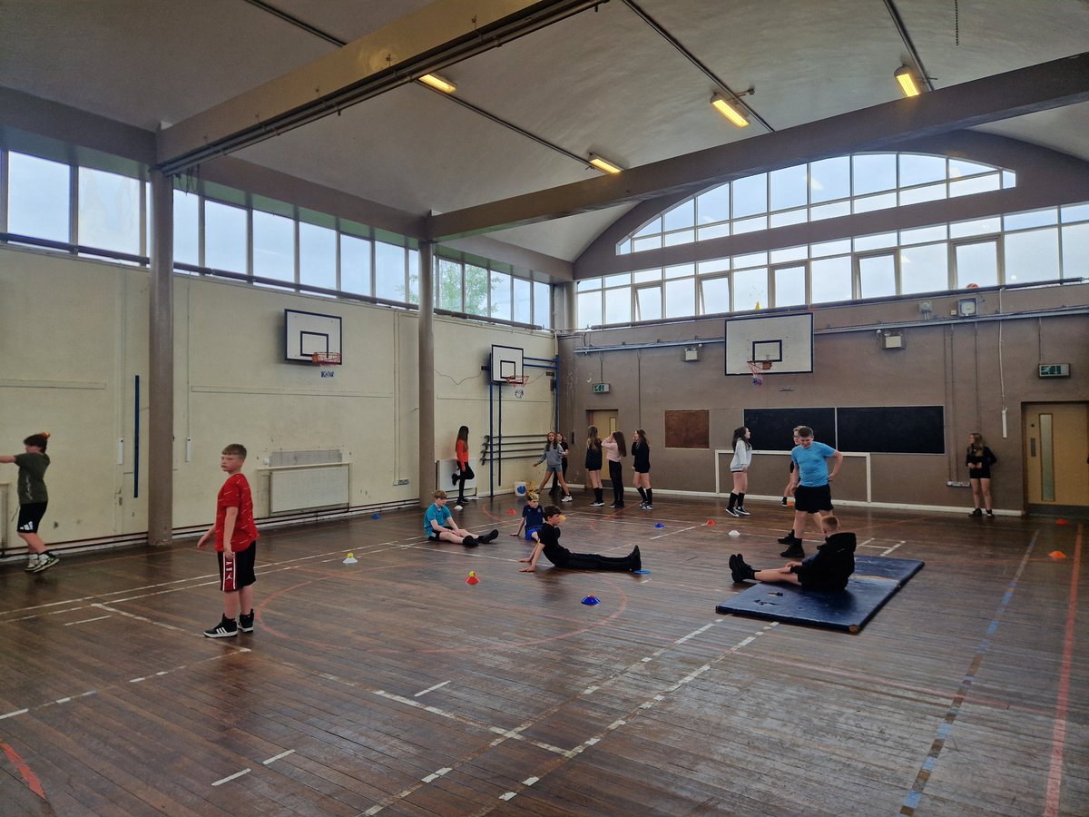 As part of the KA skills week, Mr Pryde's S1 pupils planned and delivered throwing and catching sessions to their classmates! Lots of communication and leading skills being developed! <a href="/KilsythDyw/">KilsythAcademyDYW</a>