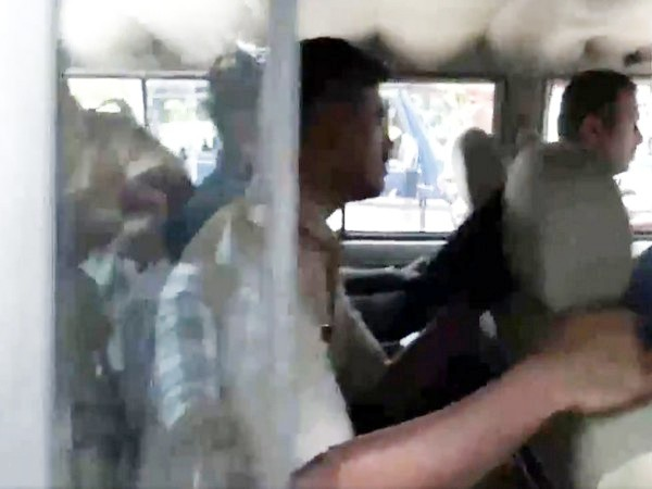 ani_digital's tweet photo. Obscene video case: Prajwal Revanna produced in court after medical examination, police to seek custody

Read @ANI Story |
https://t.co/QJDKYmhUpk
#PrajwalRevanna #ObsceneVideoCase #Court https://t.co/WLtAASZTRC