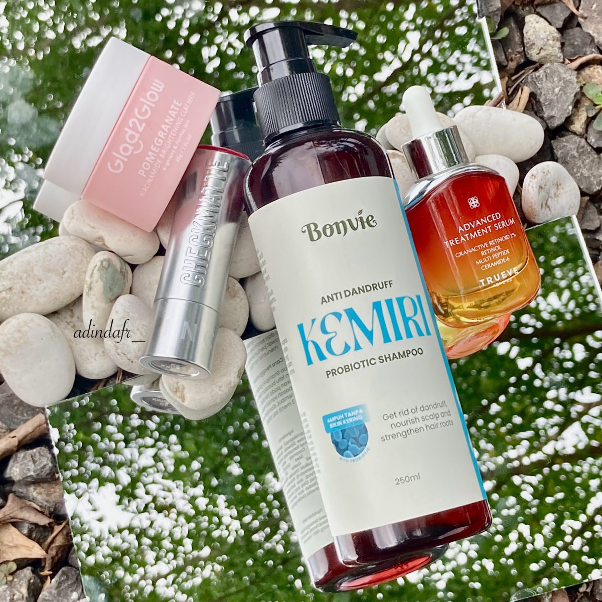 4 produk yang bakalan aku racunin ke kalian terus! JANGAN BOSEN YA karna 4 produk ini fav aku 😍✨

Kok bisa suka banget? Liat review aku 👇🏻