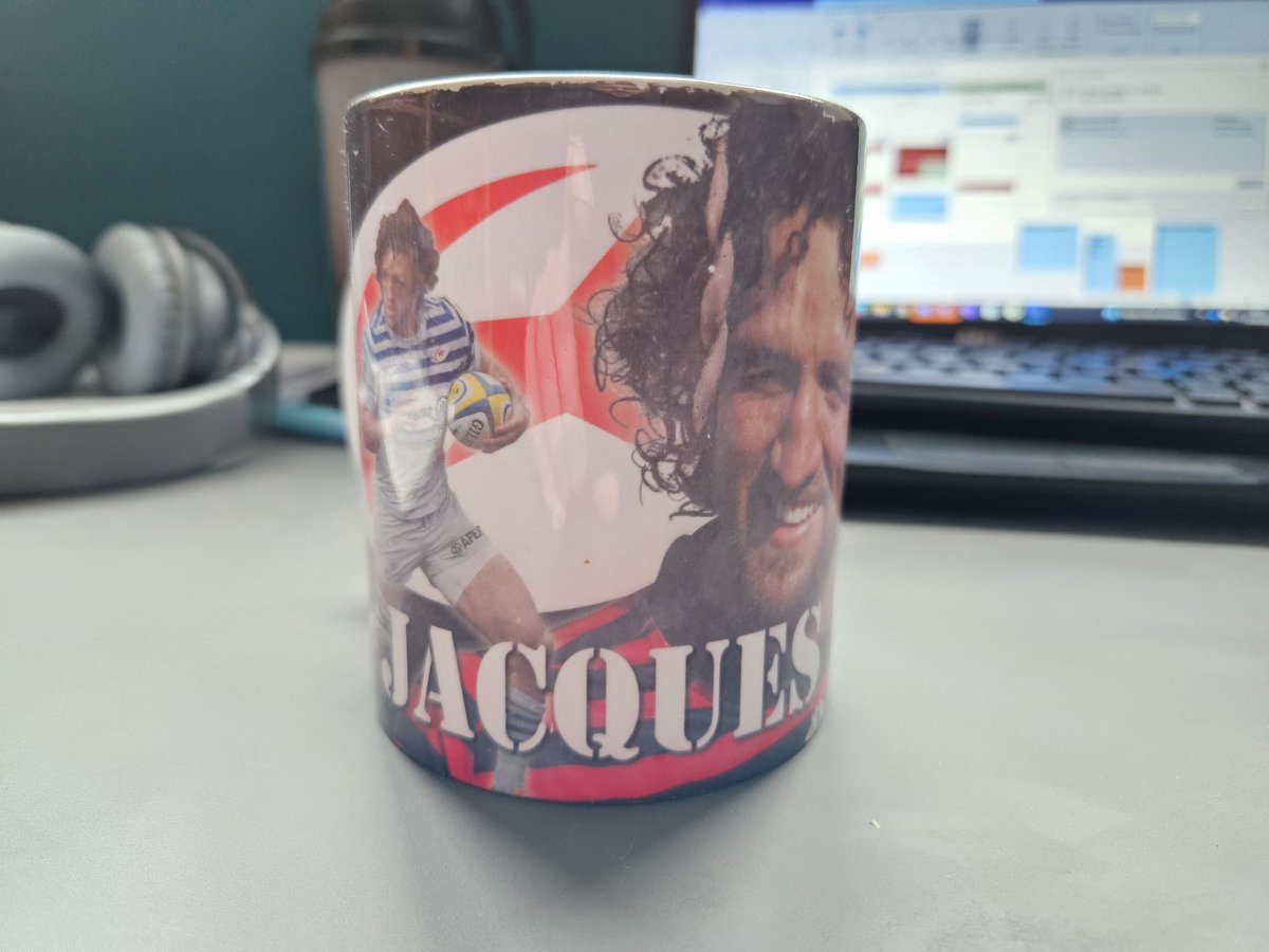 only 1 mug I can use on a day like today <a href="/Nabasboer/">Jacques Burger</a> 
come on you <a href="/Saracens/">Saracens Rugby Club</a> 
#semifinal #kingofnamibia #letsgotowork