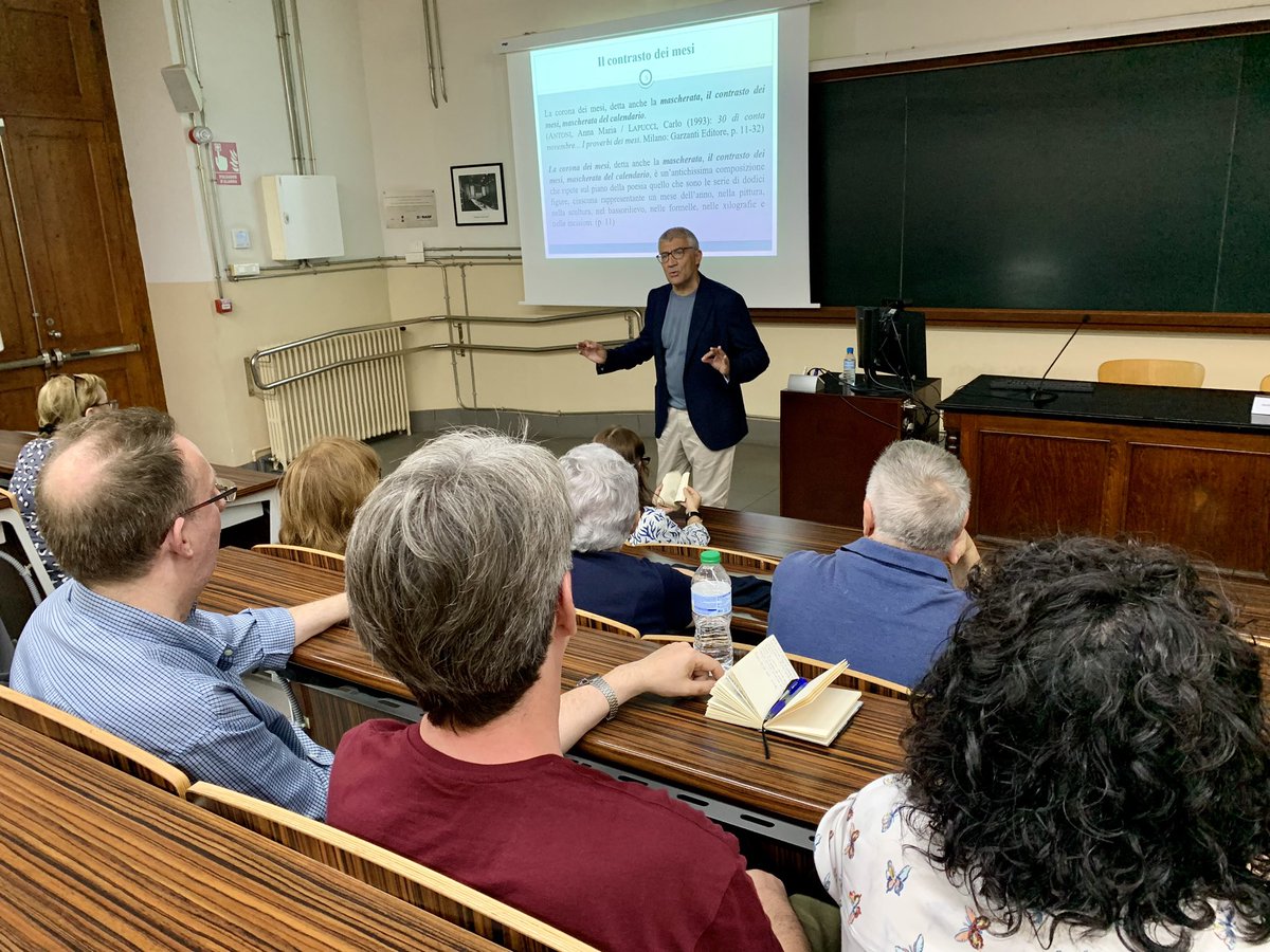 FilComUB's tweet photo. 📸 Ahir va tenir lloc la penúltima sessió del cicle de divulgació #DijousFilComUB, amb una sessió a càrrec del professor José Enrique Gargallo (@JEGargallo)
🗣️ «'Io sono il padre di dodici figli...' Personificació dels mesos en el cicle de l'any» https://t.co/icvre67ddC