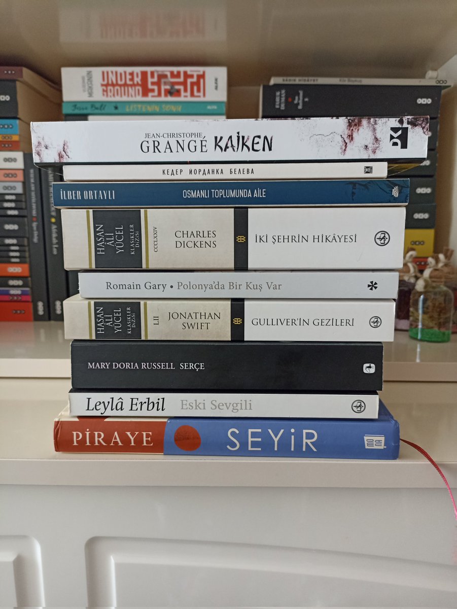 Mayıs #okumalistem
Seyir ve Eski Sevgili geçen ay başlayıp bu ay bitrdiğim kitaplar, Grange henüz bitmedi. 
Serçe ve Polonya'da Bir Kuş Var en sevdiklerim oldu.
İki Şehrin Hikayesi'ni konuşmaya gerek yok zaten, kaçıncı okuyuşum bilmiyorum 😃
#okudumbitti