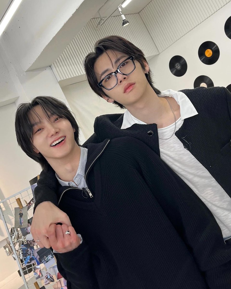 kkeomchiz's tweet photo. GUYS GUYS GUYS GUYS I'M CRYINGGGGGGGGGGGGG 😭😭😭 https://t.co/Qhx9YG5bZm